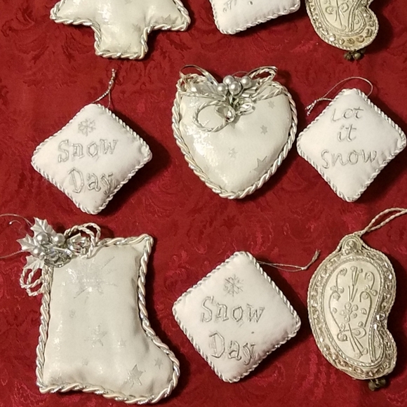 17 Elegant Holiday Ornaments - Picture 3 of 5